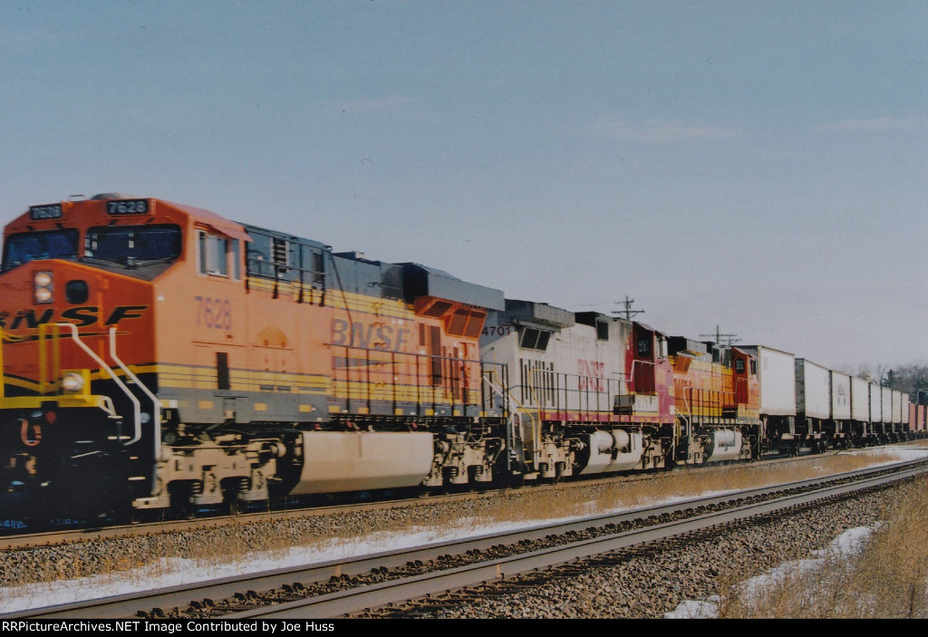 BNSF 7628 West